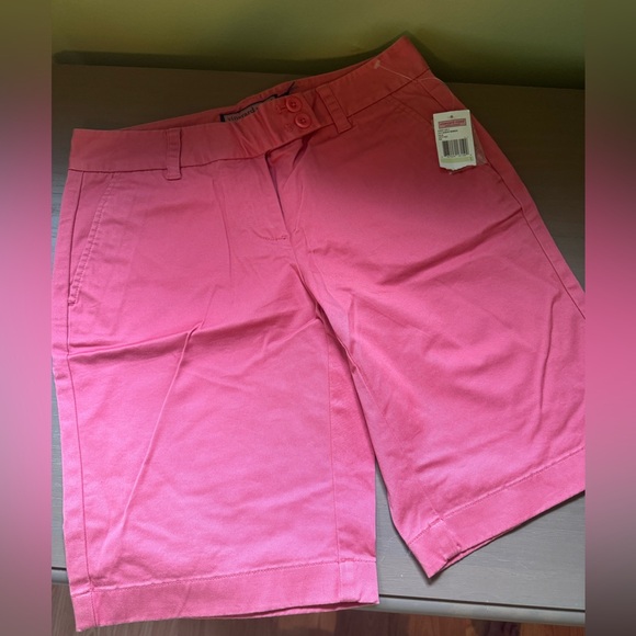 Vineyard Vines Women's Pink Shorts - Picture 1 of 2